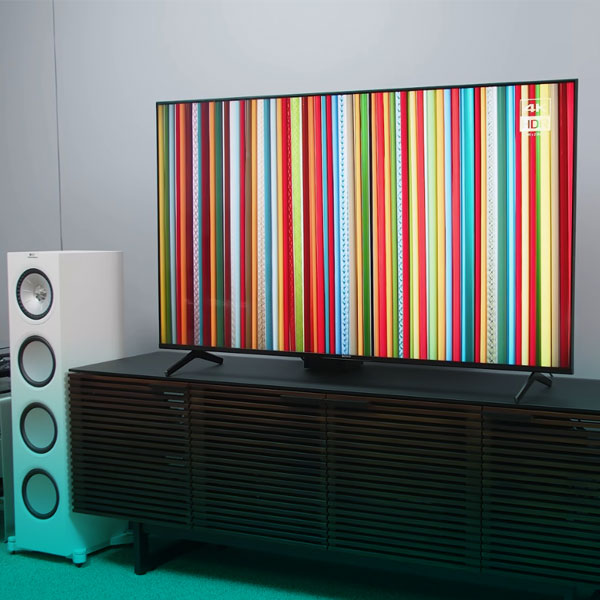 نمایش رنگ هایی زیبا و روشن در صفحه نمایش تلویزیون Sony X90J