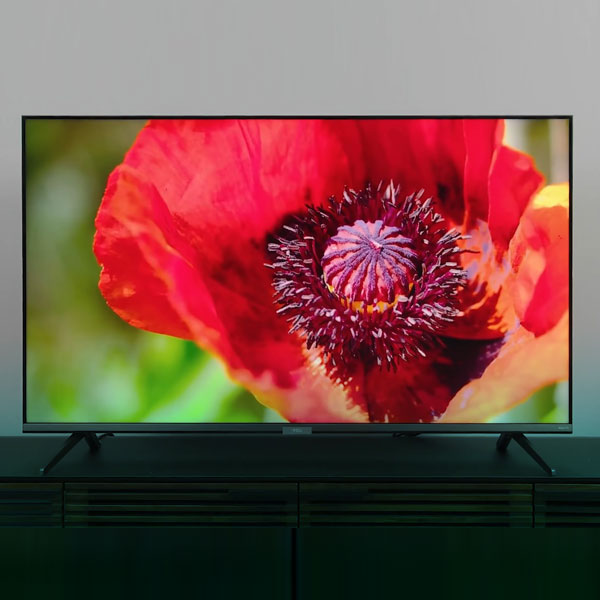 تلویزیون x90j سونی و رنگ هایی بسیار زیبای قرمز و سبز
